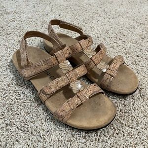Vionic Amber Cork Adjustable Sandals (10)